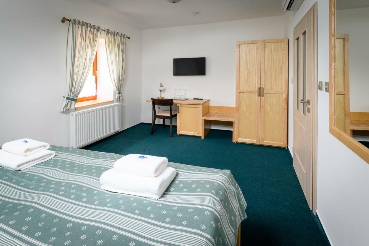 Vencluv Statek Hotel Javornice Стая снимка