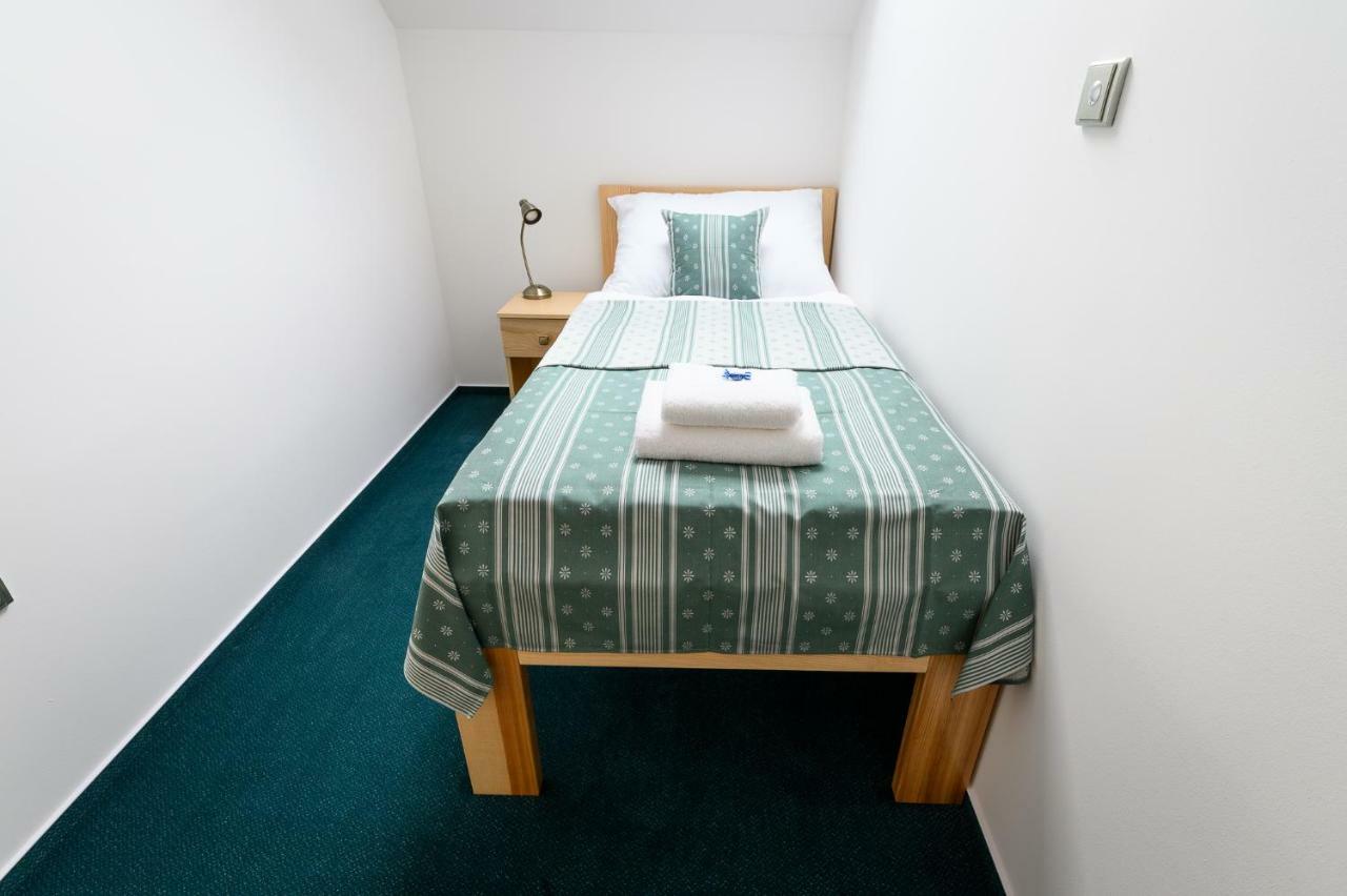 Vencluv Statek Hotel Javornice Екстериор снимка