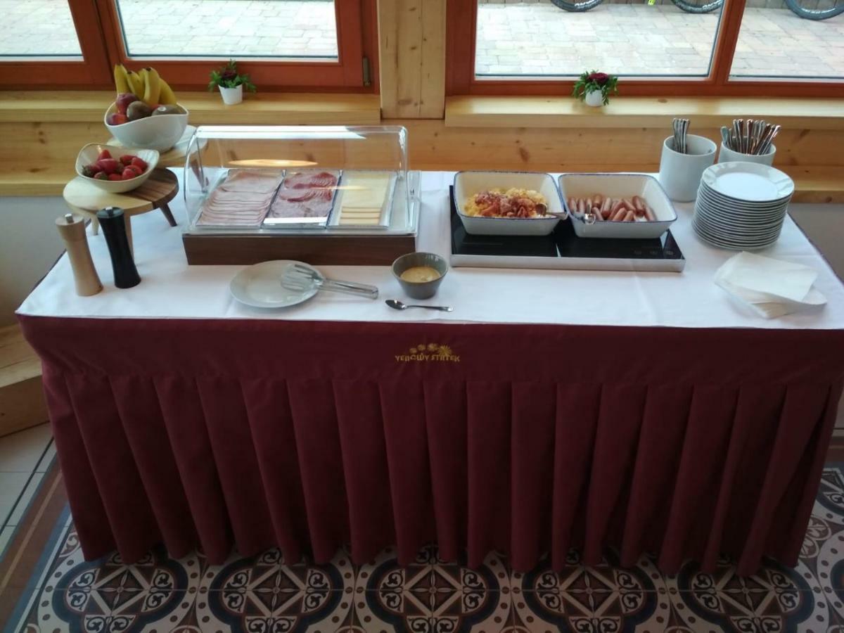 Vencluv Statek Hotel Javornice Екстериор снимка